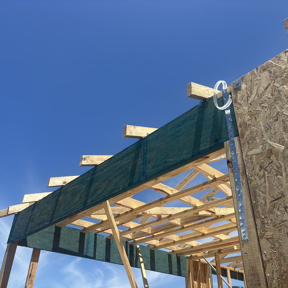 Another truss seated with no grip fixing it down, Maddingley, Ballarat